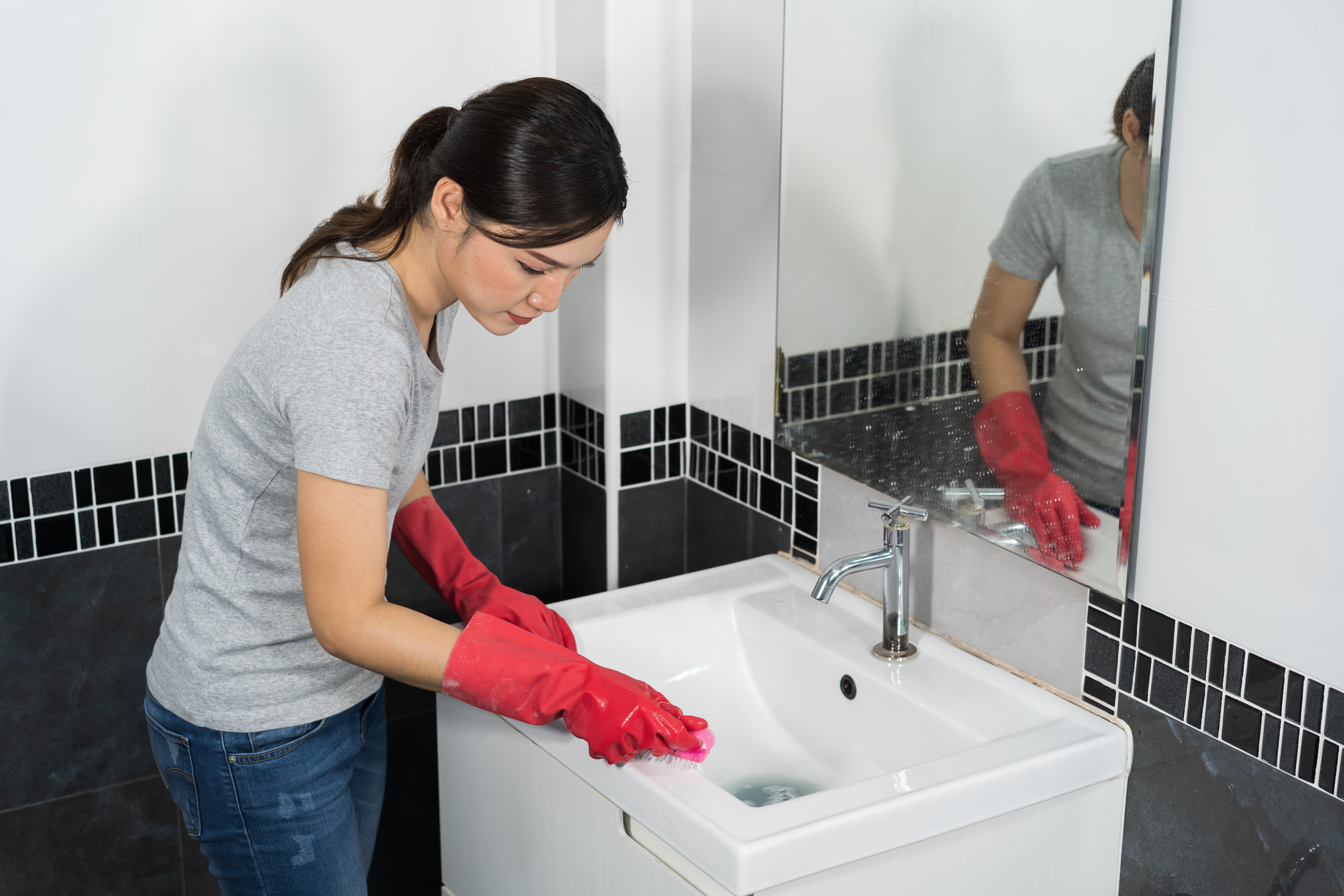 Deep Clean Your Bathroom and Kitchen For Thanksgiving | Terry's Plumbing