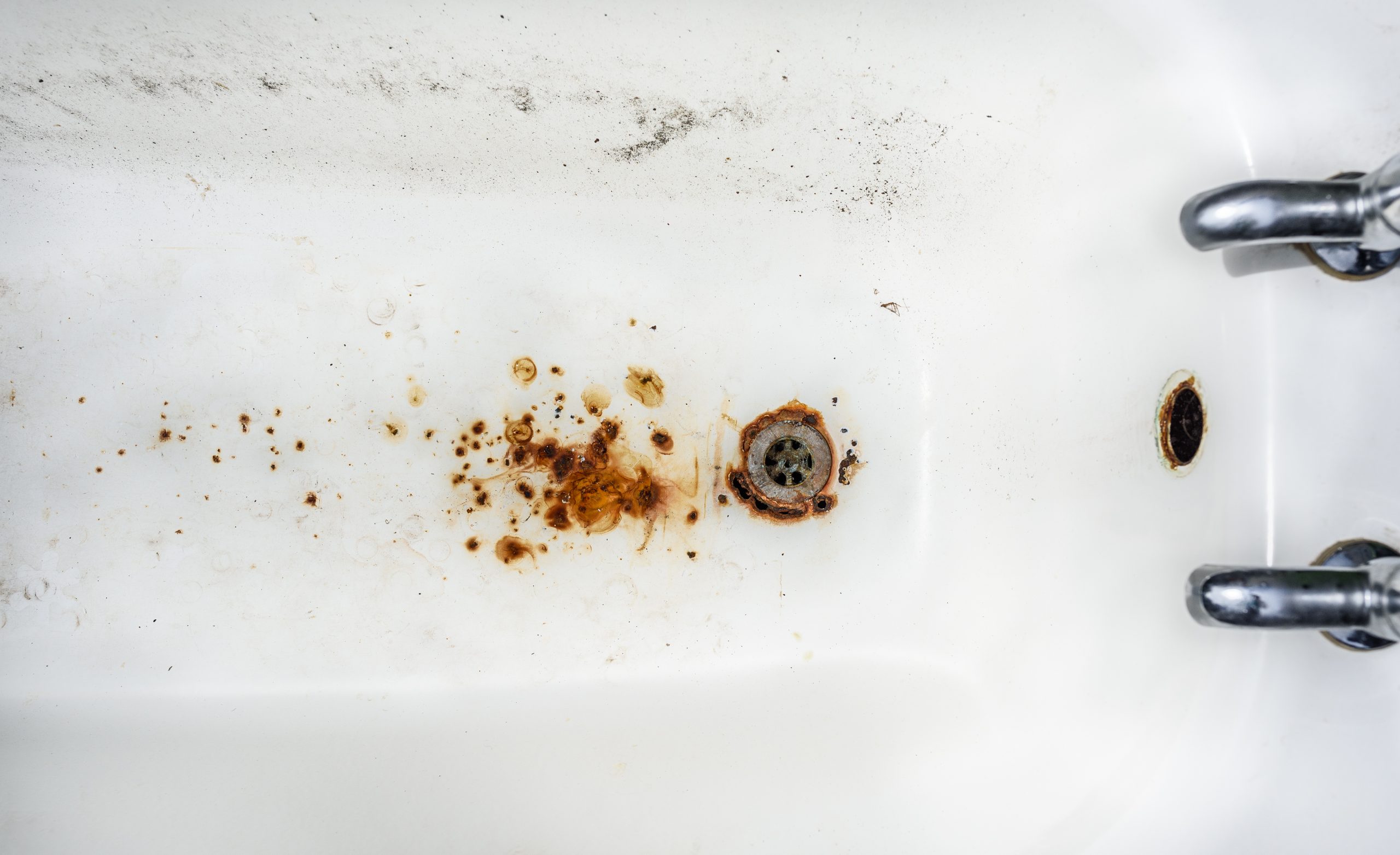 The Best Ways to Remove Rust from your Tub or Sink | Terry's Plumbing