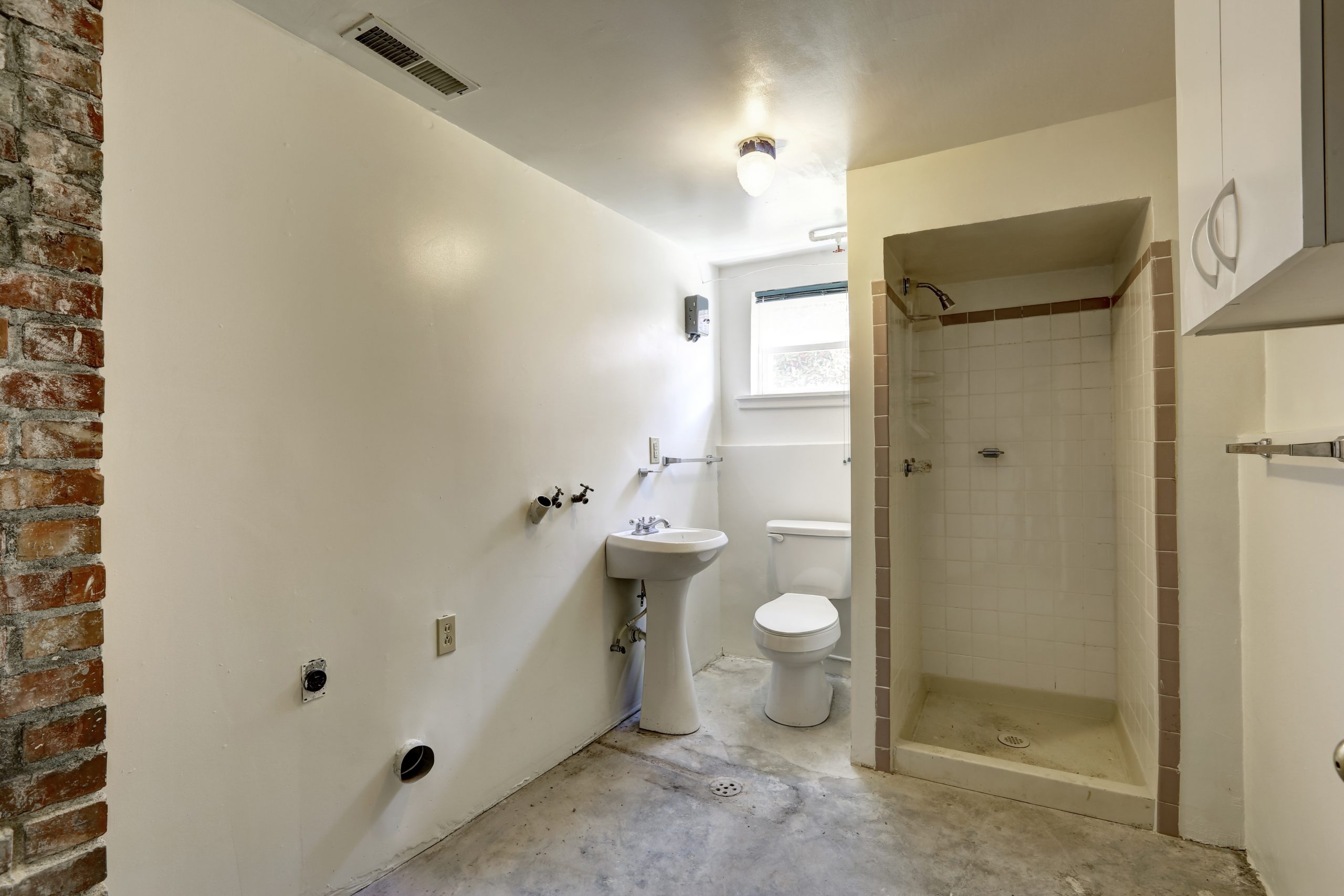 The Easiest ways to Make a Smaller Bathroom Appear Larger 