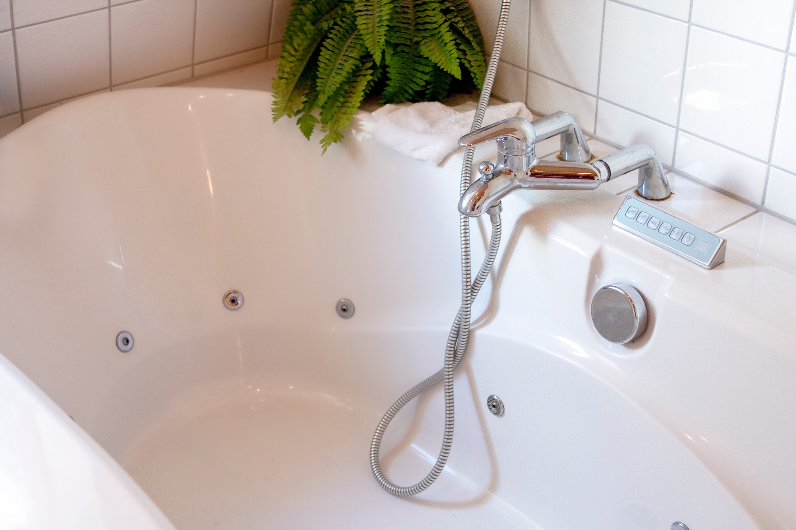 Cleaning your Whirlpool Tub | Terry's Plumbing
