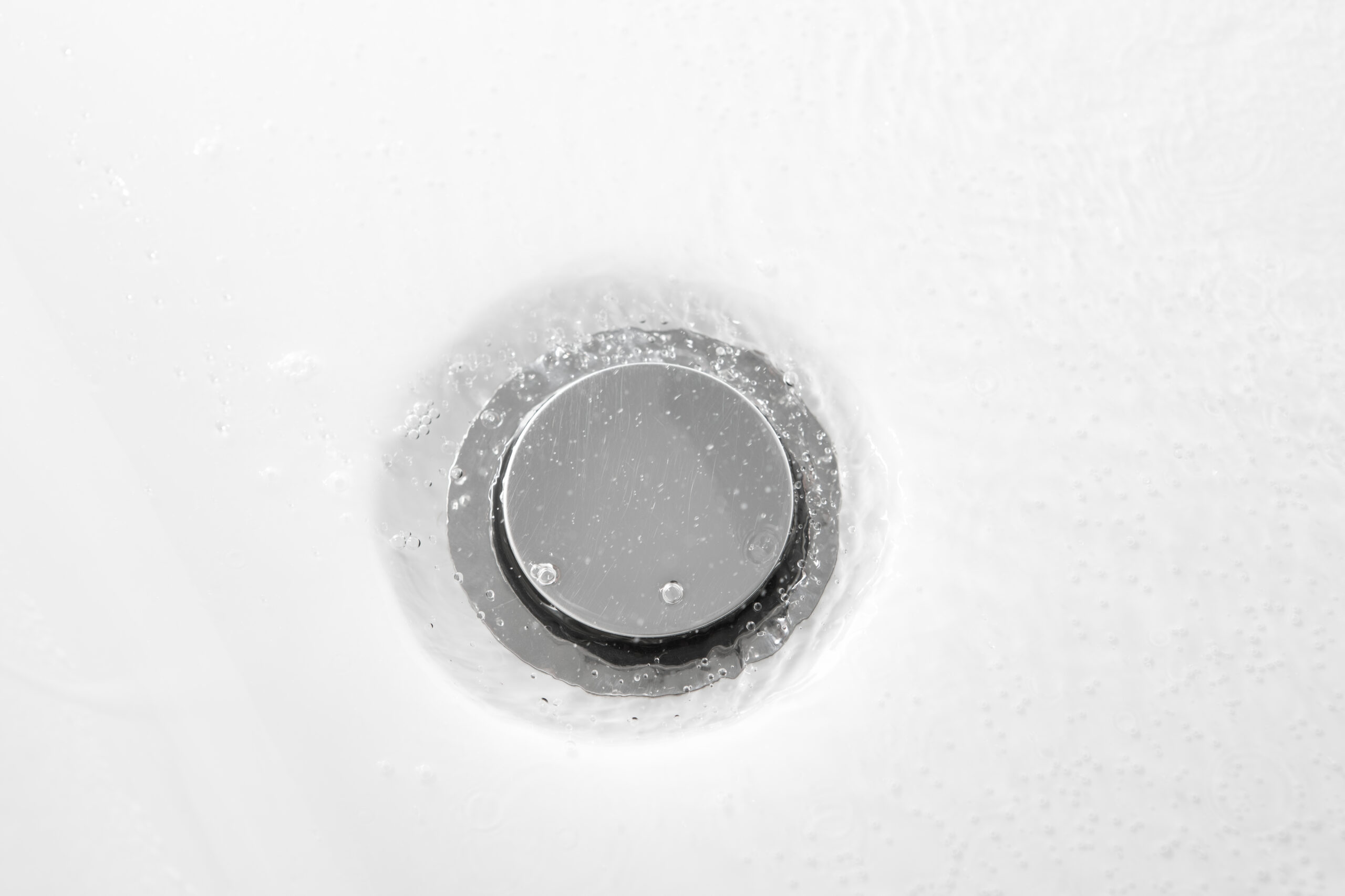 3 Creative Ways to Plug Your Bathtub Drain When You've Lost the Stopper
